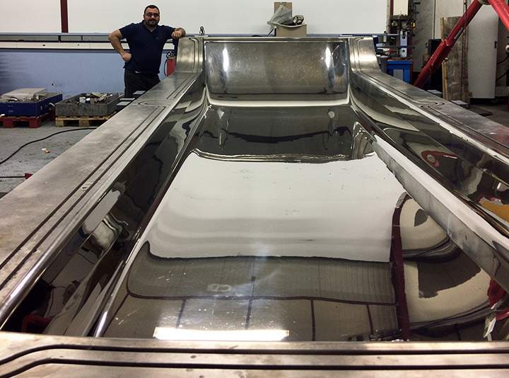 Poliglace sur moule métallique, finition miroir Groissiat